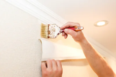 Pose de papier peint à Monguilhem — revêtements muraux et toiles de verre